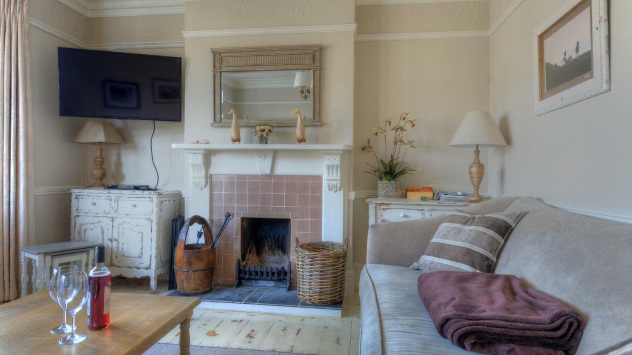 2 Hadleigh Villas Лайм Риджис Екстериор снимка