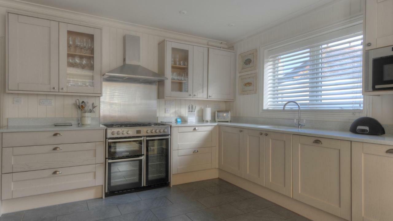 2 Hadleigh Villas Лайм Риджис Екстериор снимка